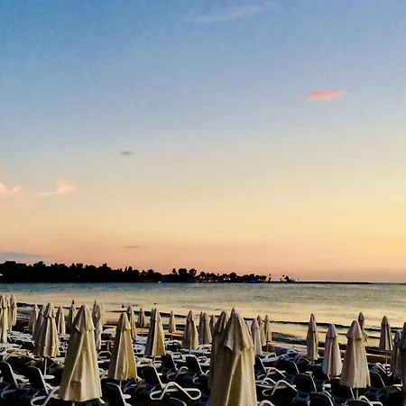 Elis Hotel Side